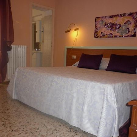 Hotel San Donnino Fidenza Room photo